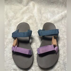 Teva Original Universal Sandal Size 7 Women’s